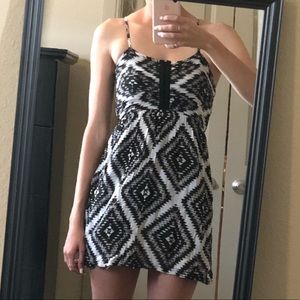 Billabong black and white dress